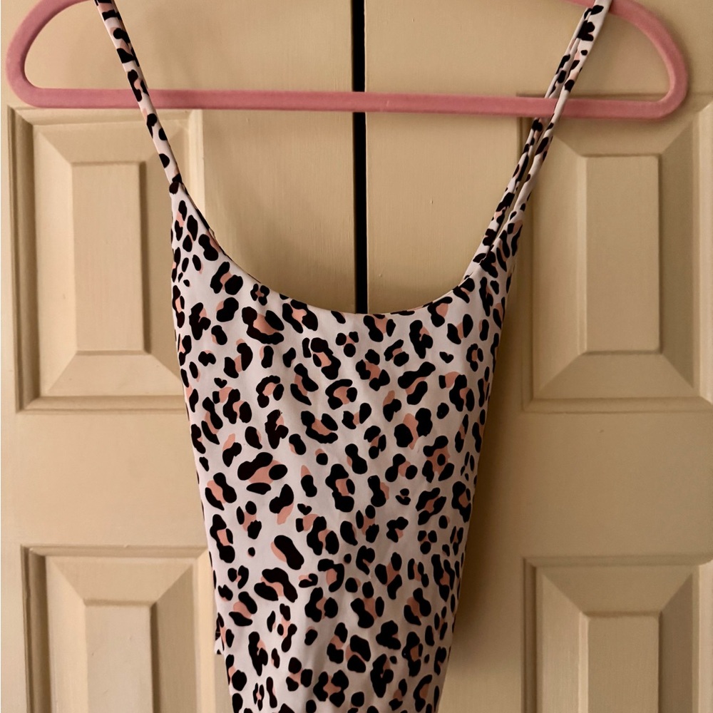 Leopard Print Spaghetti Strap Camisole Workout Top